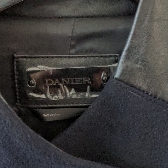 Danier leather bomber jacket - Picture 2 of 4